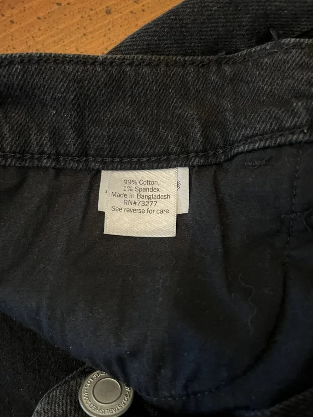 SO Two-Toned Black High Rise Frayed Hem Mom Jean Shorts - Size 3